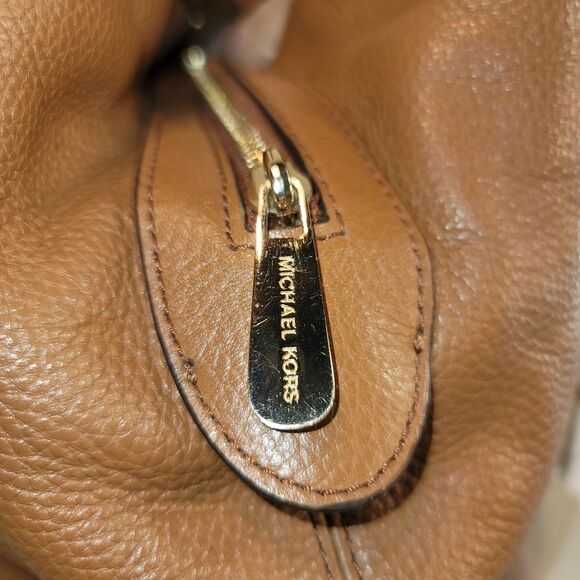 Michael Kors Jet Set Large Tan Genuine Soft Leather Shoulder Hobo Bag - Picture 9 of 16